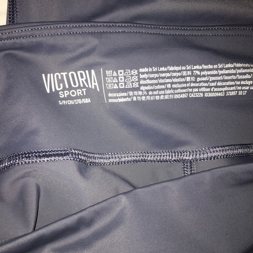 Victoria Sport small zippered yoga/gym leggings - Picture 3 of 4